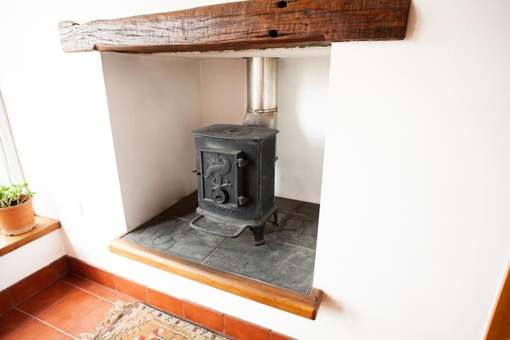 Stunning Barn Conversion On A Family Run Farm Llanfynydd Экстерьер фото