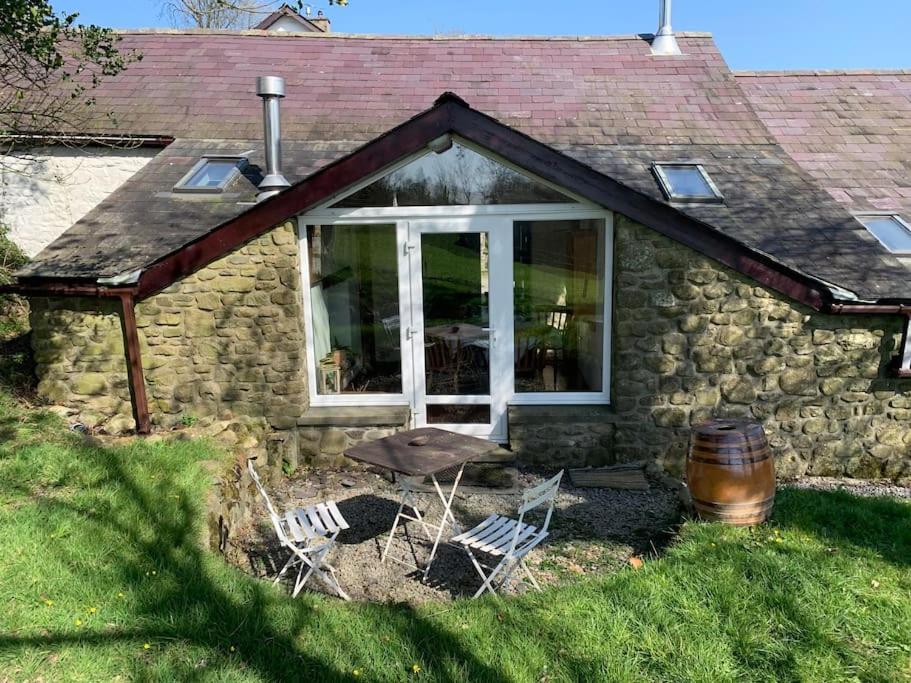 Stunning Barn Conversion On A Family Run Farm Llanfynydd Экстерьер фото